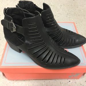 CIRCUS BY SAM EDELMAN